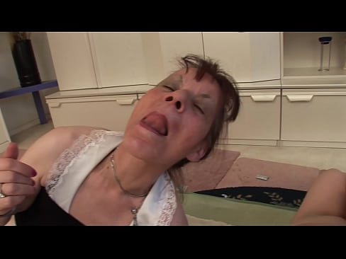 ❤️ Duha ka lola ug usa ka apohan adunay tulo ka lalaki ️ Fucking video  sa amon ﹏