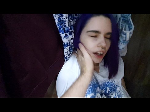 ❤️ Nakit-an akong igsoong babaye sa aparador ug gitabangan siya sa iyang cum ️ Fucking video  sa amon ﹏